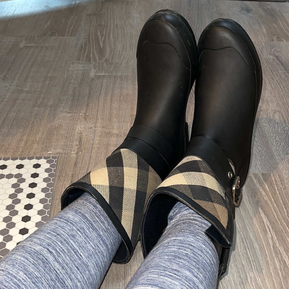 Authentic Burberry Rainboots 8.5 - Picture 9 of 11
